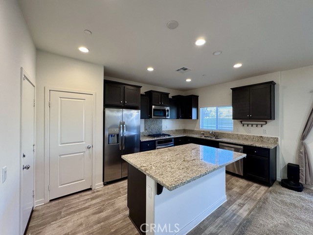 Detail Gallery Image 11 of 48 For 24282 Red Spruce, Murrieta,  CA 92562 - 3 Beds | 2/1 Baths