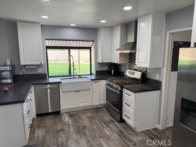 19534 Kiningham Drive, Bloomington CA: https://media.crmls.org/medias/d1dbb7f0-0844-4787-9069-d0834ba2230a.jpg