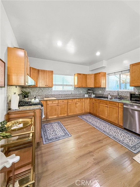 Detail Gallery Image 9 of 45 For 1519 W 37th Pl, Los Angeles,  CA 90018 - 3 Beds | 2/1 Baths
