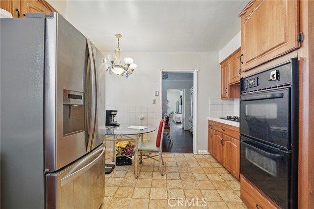 Detail Gallery Image 11 of 30 For 2031 W 94th St, Los Angeles,  CA 90047 - 2 Beds | 1 Baths