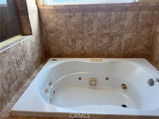 Detail Gallery Image 26 of 28 For 4912 Hesperia, Encino,  CA 91316 - 3 Beds | 2/1 Baths