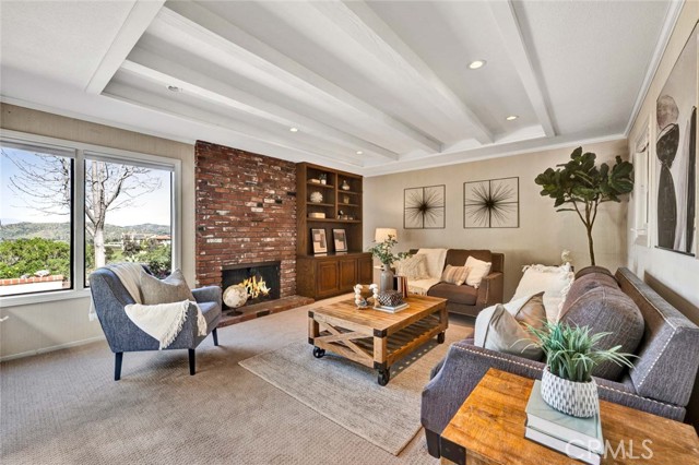 Detail Gallery Image 7 of 33 For 6823 E La Cumbre Dr, Orange,  CA 92869 - 3 Beds | 2 Baths