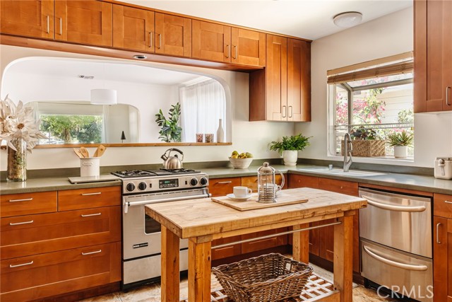 3735 Edenhurst Avenue, Los Angeles CA: https://media.crmls.org/medias/d1dd149a-dc42-4788-9700-1e4006d3bf5d.jpg