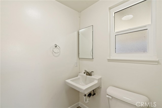 Detail Gallery Image 14 of 35 For 2771 Loraine Pl, Simi Valley,  CA 93065 - 4 Beds | 2/1 Baths