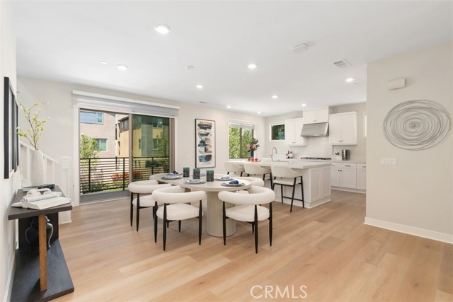 Detail Gallery Image 8 of 50 For 554 Catalonia, Lake Forest,  CA 92630 - 4 Beds | 4 Baths