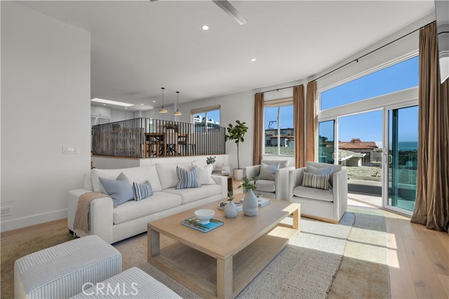 2716 Highland Avenue, Manhattan Beach, California 90266, 3 Bedrooms Bedrooms, ,2 BathroomsBathrooms,Residential,For Sale,Highland,SB25214267