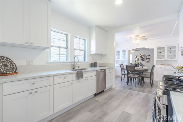 Detail Gallery Image 10 of 41 For 3155 Lynwood Rd, Lynwood,  CA 90262 - 3 Beds | 1 Baths