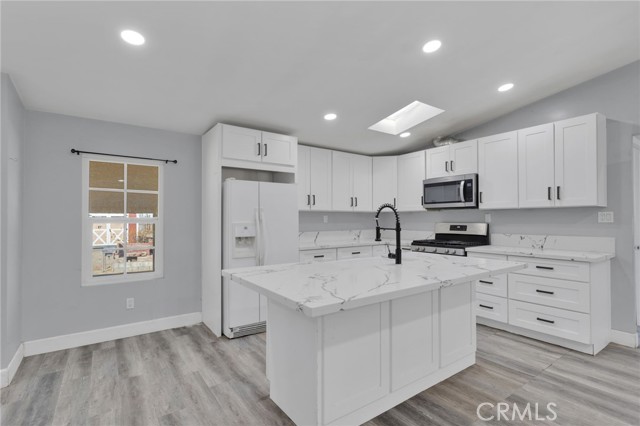 11924 Mountain Road, Pinon Hills CA: https://media.crmls.org/medias/d1de48fe-8bfa-42bb-92b7-cac89f3cdb25.jpg