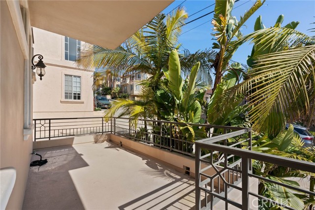 Detail Gallery Image 7 of 43 For 619 10th St, Hermosa Beach,  CA 90254 - 4 Beds | 3/1 Baths