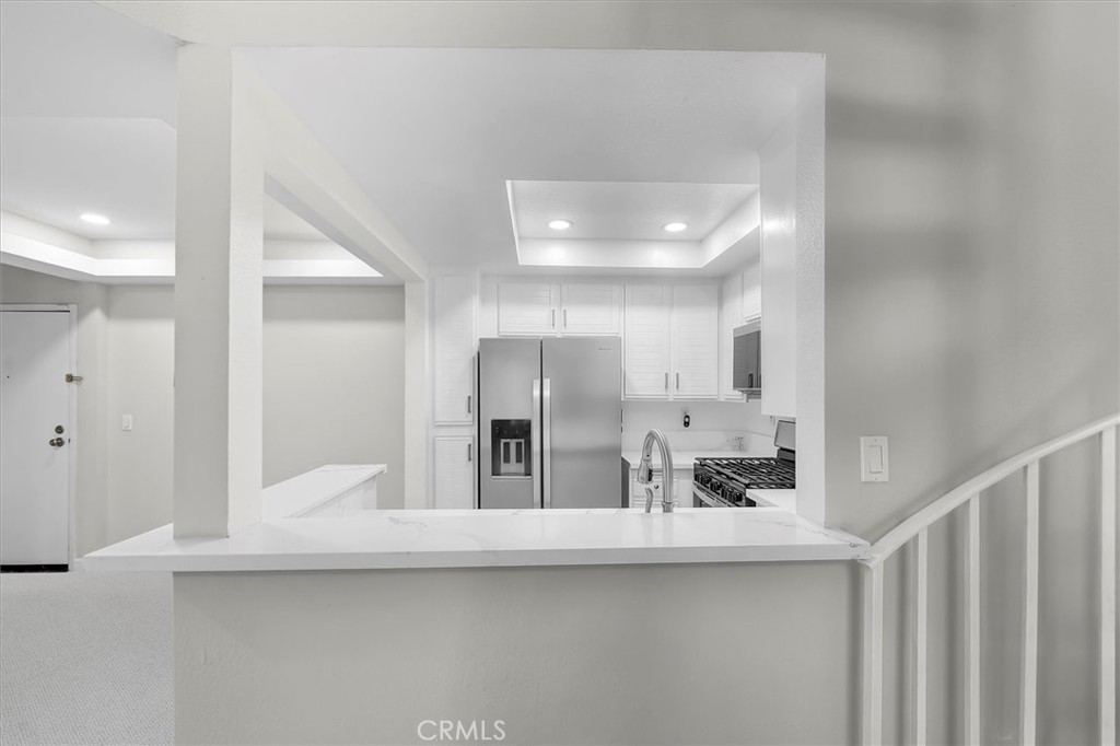 https://media.crmls.org/medias/d1df6831-a781-4a31-b02a-6842331a0e1b.jpg?preset=X-Large