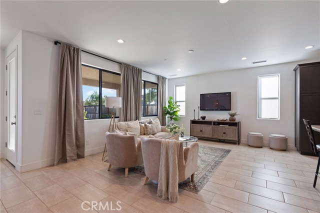 Detail Gallery Image 10 of 62 For 1022 Moonrise, Madera,  CA 93636 - 4 Beds | 2/1 Baths