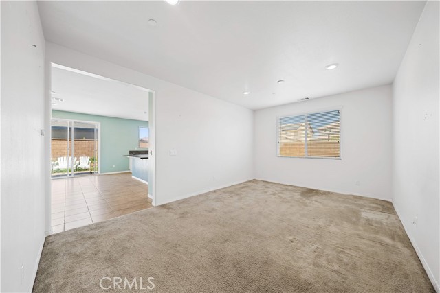 Detail Gallery Image 7 of 38 For 11877 Crossbill Way, Jurupa Valley,  CA 91752 - 5 Beds | 3 Baths