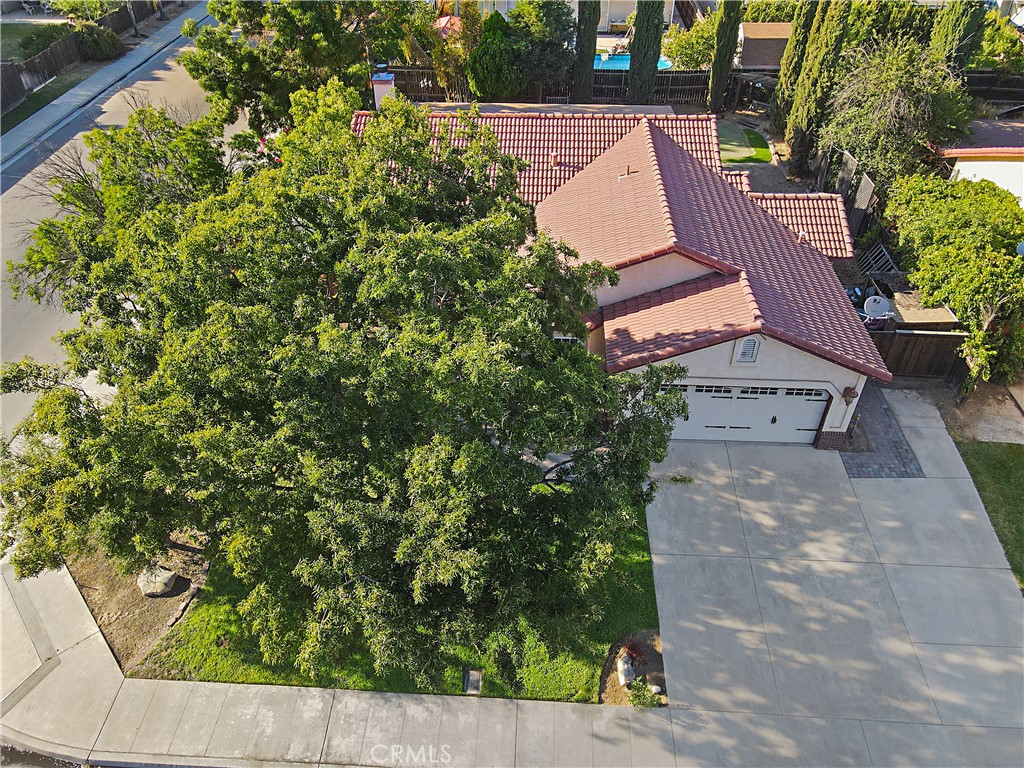 https://media.crmls.org/medias/d1e00e49-b8d7-4fd2-b342-fdea6a9b192c.jpg?preset=X-Large