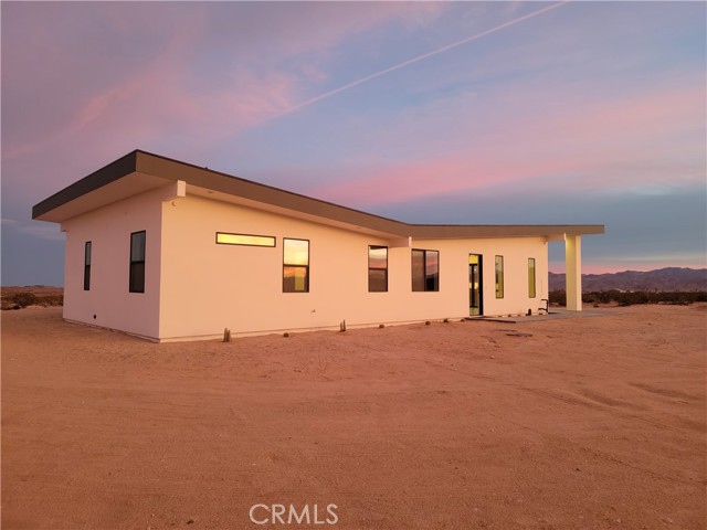 Detail Gallery Image 4 of 71 For 62126 Starlight St., Joshua Tree,  CA 92252 - 3 Beds | 3 Baths