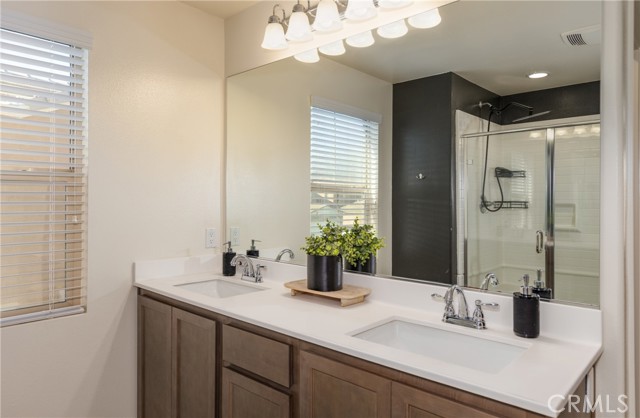 Detail Gallery Image 17 of 31 For 1381 Pyrite Way, Beaumont,  CA 92223 - 3 Beds | 2/1 Baths