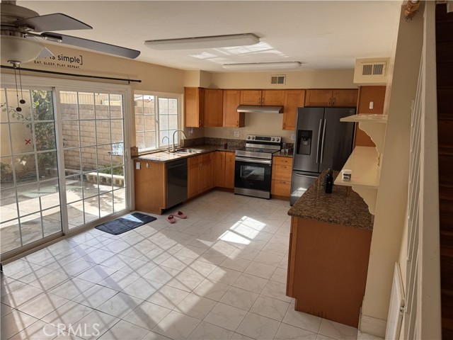 Detail Gallery Image 13 of 53 For 10417 Echo River Ct, Fountain Valley,  CA 92708 - 3 Beds | 2/1 Baths