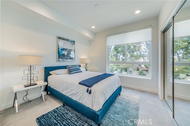 Detail Gallery Image 3 of 16 For 214 S Westmoreland #4,  Los Angeles,  CA 90004 - 2 Beds | 2 Baths