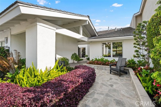 Detail Gallery Image 8 of 28 For 10 Rue Grand Vallee, Newport Beach,  CA 92660 - 2 Beds | 2 Baths