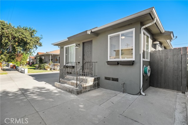 5536 Linden Avenue, Long Beach CA: https://media.crmls.org/medias/d1e45f80-df46-465d-8d54-6238e38576f0.jpg