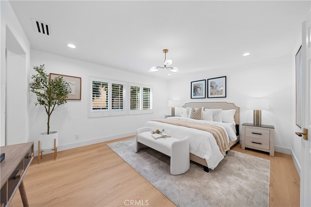 MLS #OC25275934 image #11