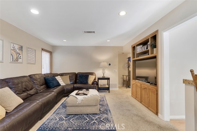 Detail Gallery Image 21 of 49 For 2707 Bitternut Cir, Simi Valley,  CA 93065 - 4 Beds | 3 Baths