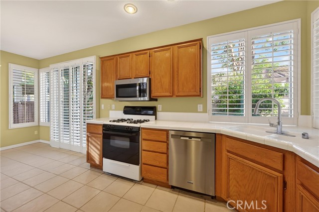 Detail Gallery Image 16 of 27 For 1232 Paseo Azul, Corona,  CA 92879 - 2 Beds | 2/1 Baths