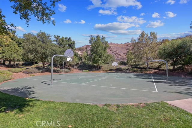 Detail Gallery Image 34 of 45 For 24137 Tango Dr, Valencia,  CA 91354 - 4 Beds | 3 Baths