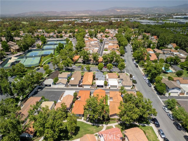 10 Windrow, Irvine CA: https://media.crmls.org/medias/d1e7765b-f074-4bd9-9074-3f929f477382.jpg