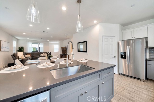 Detail Gallery Image 22 of 43 For 2132 Lacy Crossing Dr, Santa Ana,  CA 92701 - 4 Beds | 3/1 Baths