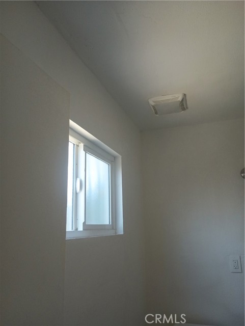 Detail Gallery Image 5 of 9 For 687 Karesh Ave #3,  Pomona,  CA 91767 - 2 Beds | 1 Baths