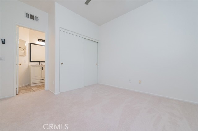 825 Yorkshire, Irvine CA: https://media.crmls.org/medias/d1e9c580-3a9a-4918-97fe-675f912efa72.jpg