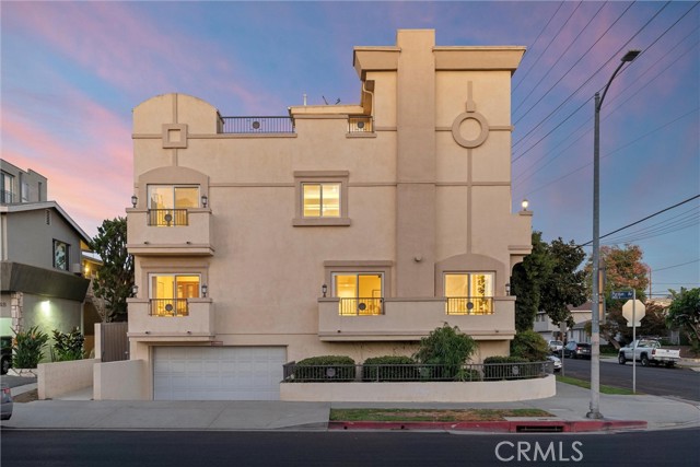 Detail Gallery Image 2 of 45 For 11359 Missouri Ave, Los Angeles,  CA 90025 - 4 Beds | 3/1 Baths