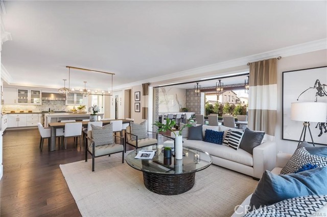 77 Sunset Cove, Irvine CA: https://media.crmls.org/medias/d1ea3011-4ca3-47bf-a677-d228ae931c61.jpg