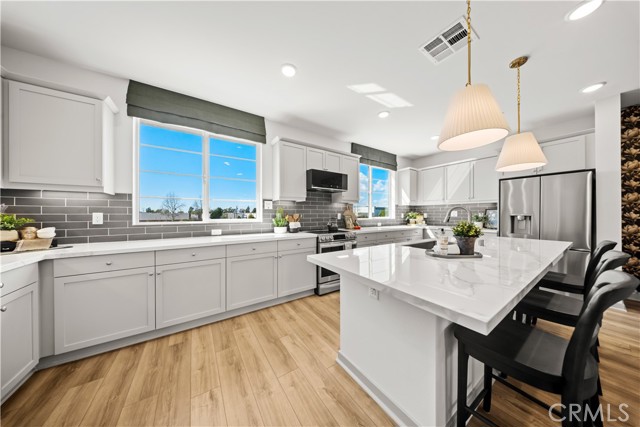 Detail Gallery Image 10 of 30 For 2854 via Descanso, Camarillo,  CA 93012 - 3 Beds | 2/1 Baths
