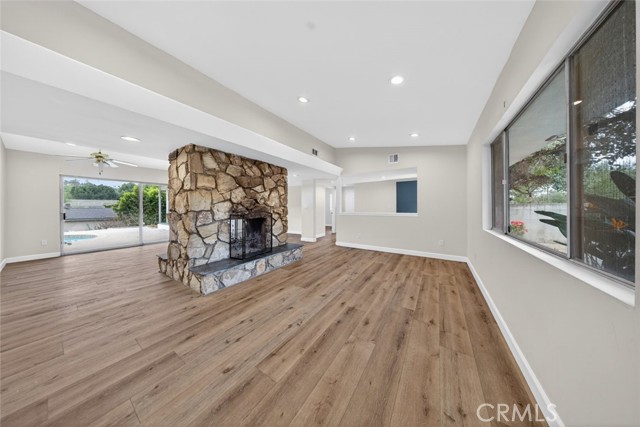 Detail Gallery Image 7 of 41 For 10346 Siesta Dr, Sunland,  CA 91040 - 2 Beds | 3 Baths