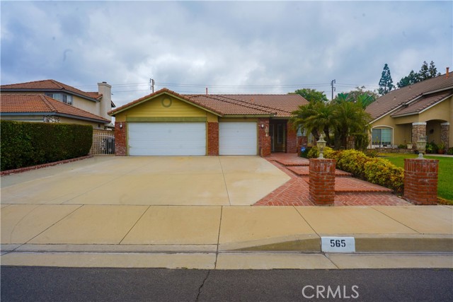 565 E Bermuda Dunes St, Ontario, CA 91761