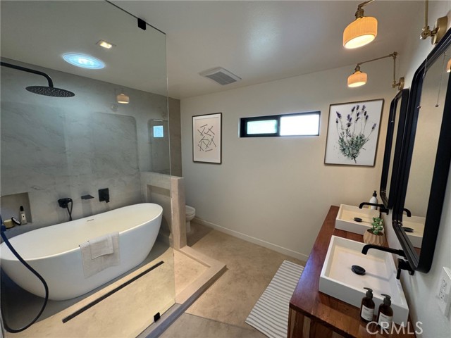 335 Flint, Long Beach CA: https://media.crmls.org/medias/d1ebcf72-a61f-43ad-a2d3-bd1b666385bc.jpg