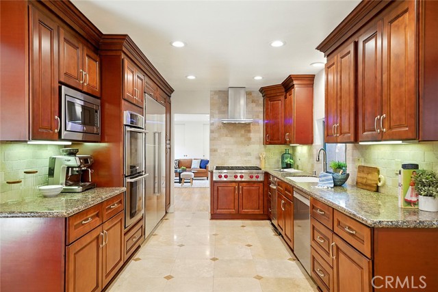 1210 Los Altos Avenue, Long Beach CA: https://media.crmls.org/medias/d1ec415a-a629-4c31-b2ed-544790144e5b.jpg