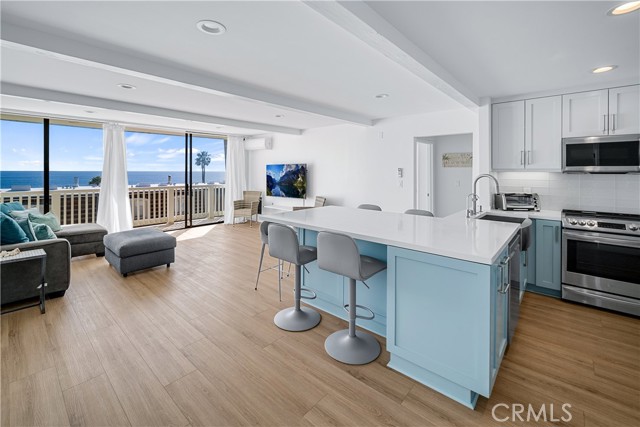 Detail Gallery Image 4 of 19 For 11862 Starfish Ln, Malibu,  CA 90265 - 2 Beds | 2 Baths