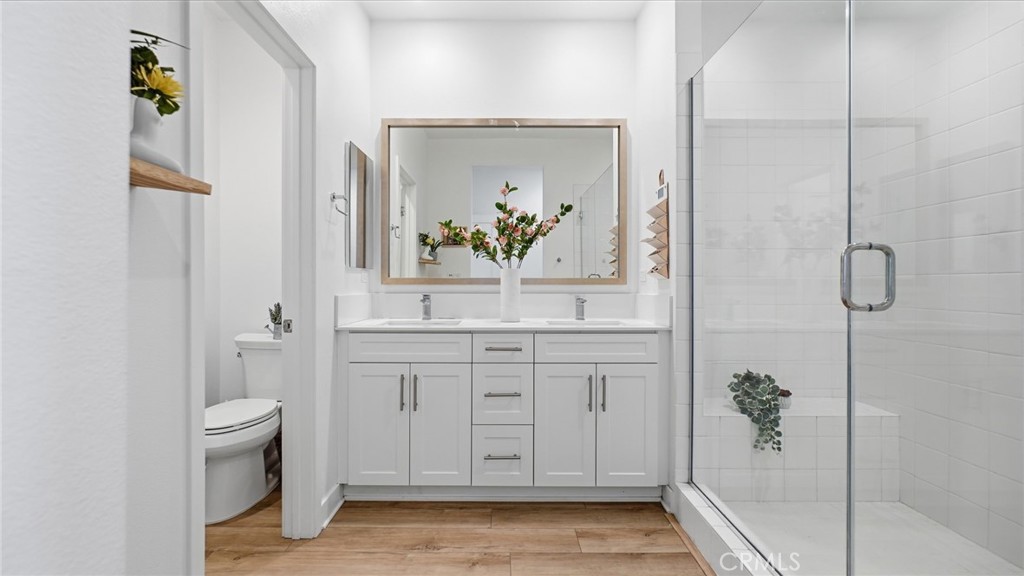https://media.crmls.org/medias/d1ef0bb2-00a0-476e-ad18-5449cdcee05c.jpg?preset=X-Large