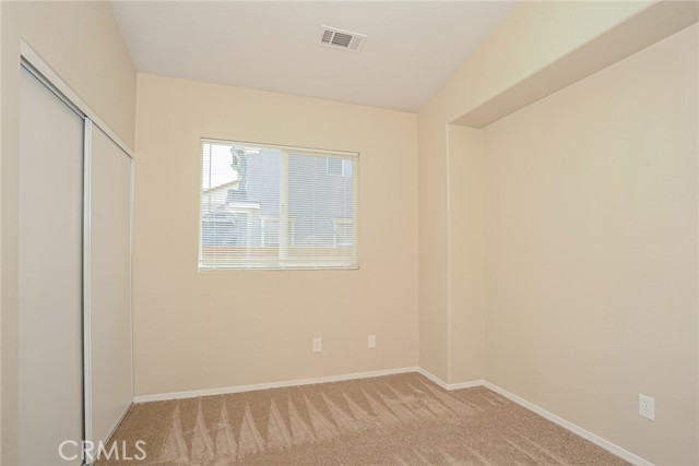 Detail Gallery Image 10 of 16 For 2736 Garnet Ln, Lancaster,  CA 93535 - 5 Beds | 2 Baths