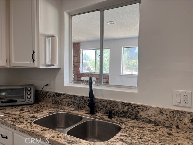 Detail Gallery Image 5 of 22 For 19070 Sheffield St, Hesperia,  CA 92345 - 3 Beds | 1/1 Baths