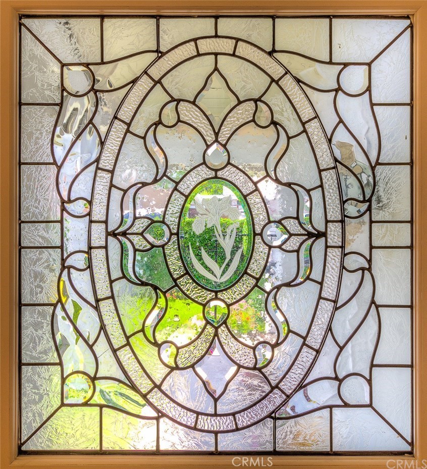 https://media.crmls.org/medias/d1f0e593-5937-458f-b70a-dce2632df0f2.jpg?preset=X-Large