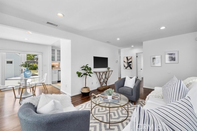 2404 Thomas Avenue, Redondo Beach, California 90278, 3 Bedrooms Bedrooms, ,2 BathroomsBathrooms,Residential,Sold,Thomas,SB22116436