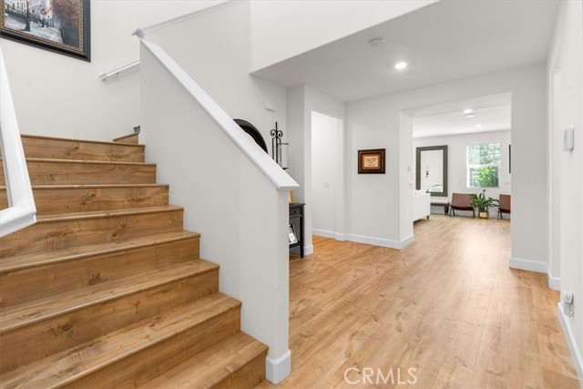 Detail Gallery Image 2 of 26 For 5327 La Bodega, Fontana,  CA 92336 - 5 Beds | 3/1 Baths