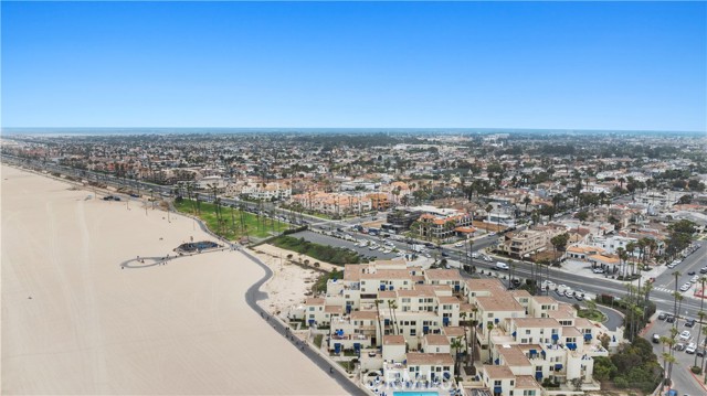 711 Pacific Coast, Huntington Beach CA: https://media.crmls.org/medias/d1f1a219-76dc-4243-8112-de378b89198b.jpg