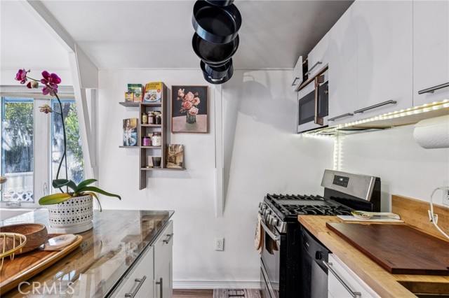2 Bed Home for Sale in Los Angeles, California