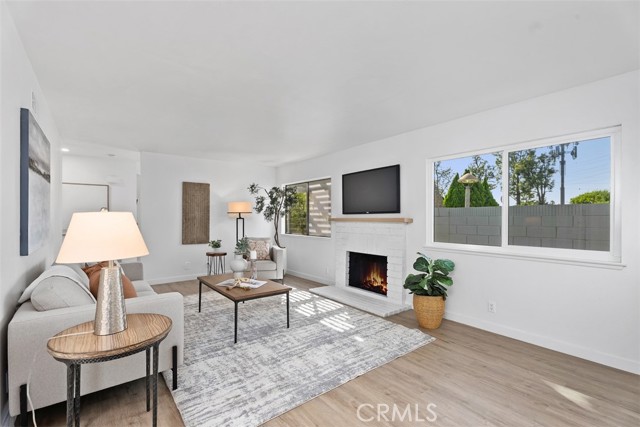 3215 Stonewood Court, Fullerton CA: https://media.crmls.org/medias/d1f271c0-fba9-4bdc-a423-fb9d89bd175f.jpg