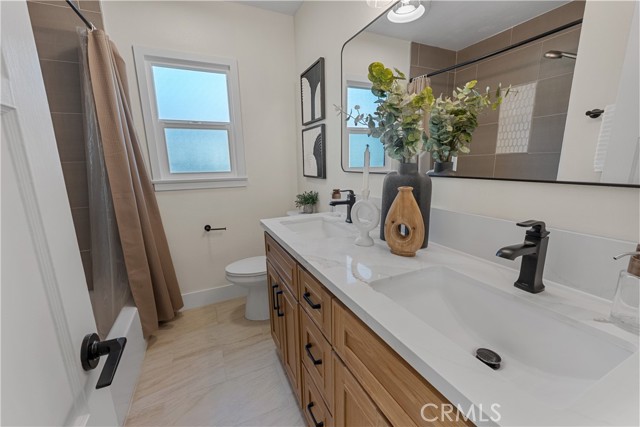 Detail Gallery Image 19 of 59 For 130 -132 S Lime St, Orange,  CA 92868 - 6 Beds | 3 Baths