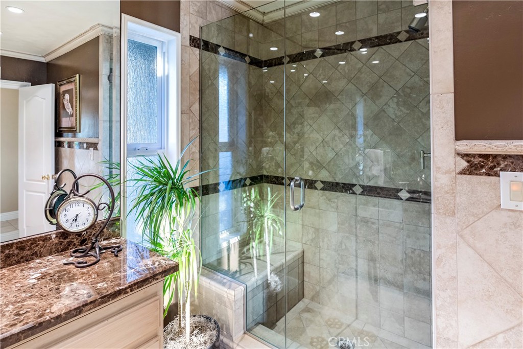 Second bathroom shower.